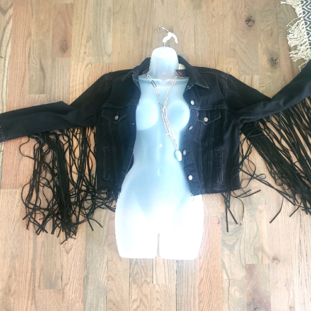 NWT fringe crop Levi ex boyfriend trucker jacket